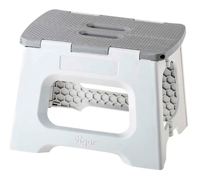 Pall. Höjd: 23 cm. Vit.